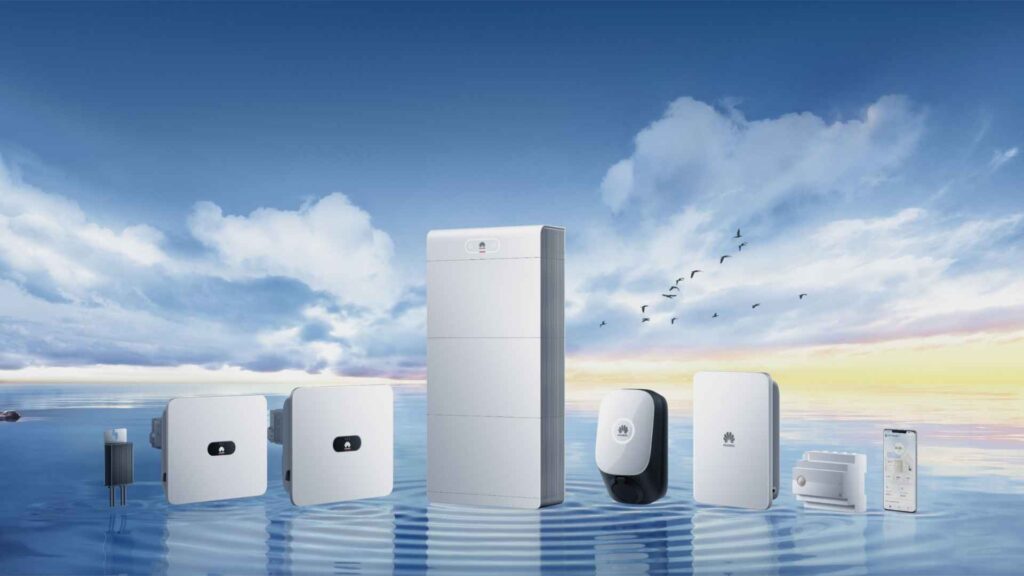Detalle de un inversor Huawei SUN2000 con tecnología Smart String y compatibilidad con baterías LUNA2000
